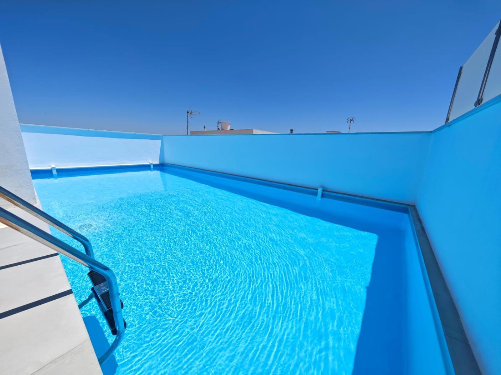 A Estrenar En Planta Primera C Con Piscina Barbate